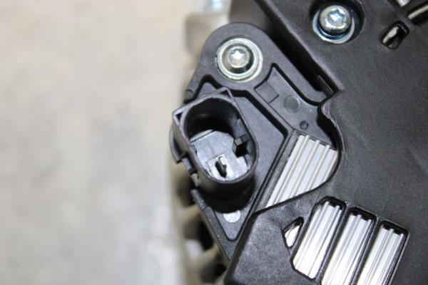 ALTERNATEUR MERCEDES 150A - Vue 4